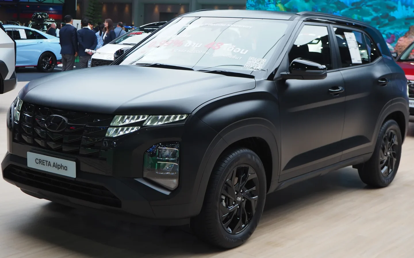 Hyundai Creta 2024 noir mat vu de trois quarts avant