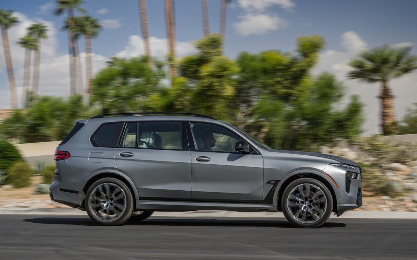 الصورة 3 من BMW X7