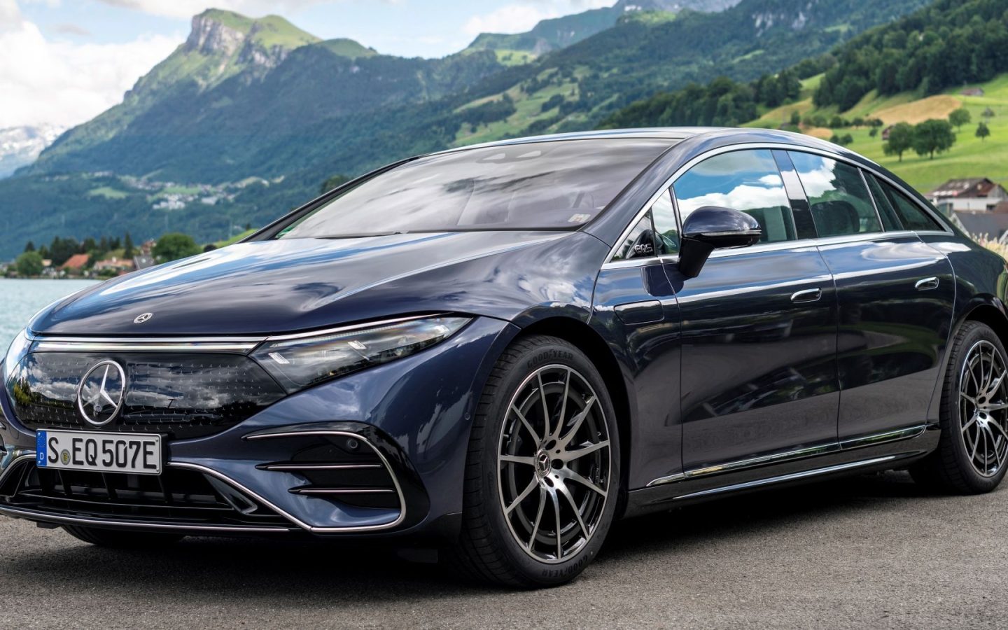 الصورة 2 من Mercedes-Benz EQS