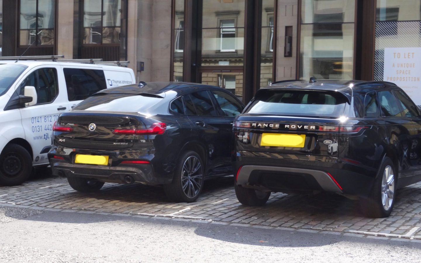 BMW X4 xDrive20d G02 noire vue de trois quarts arrière ; configuration étrangère non contractuelle