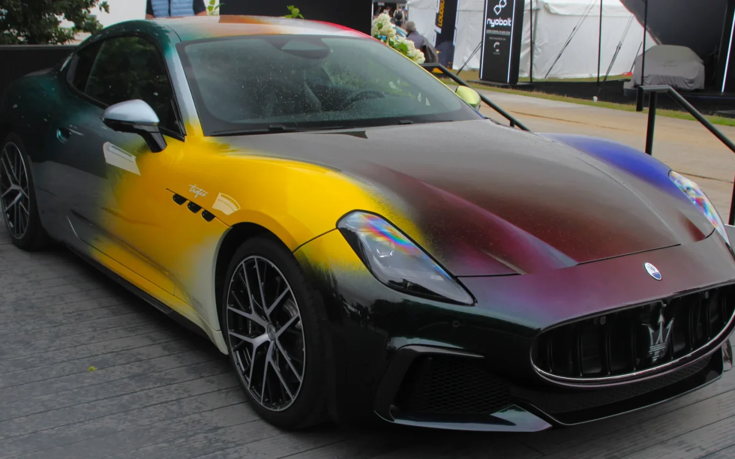 Maserati GranTurismo Trofeo vue de trois quarts avant ; configuration étrangère non contractuelle