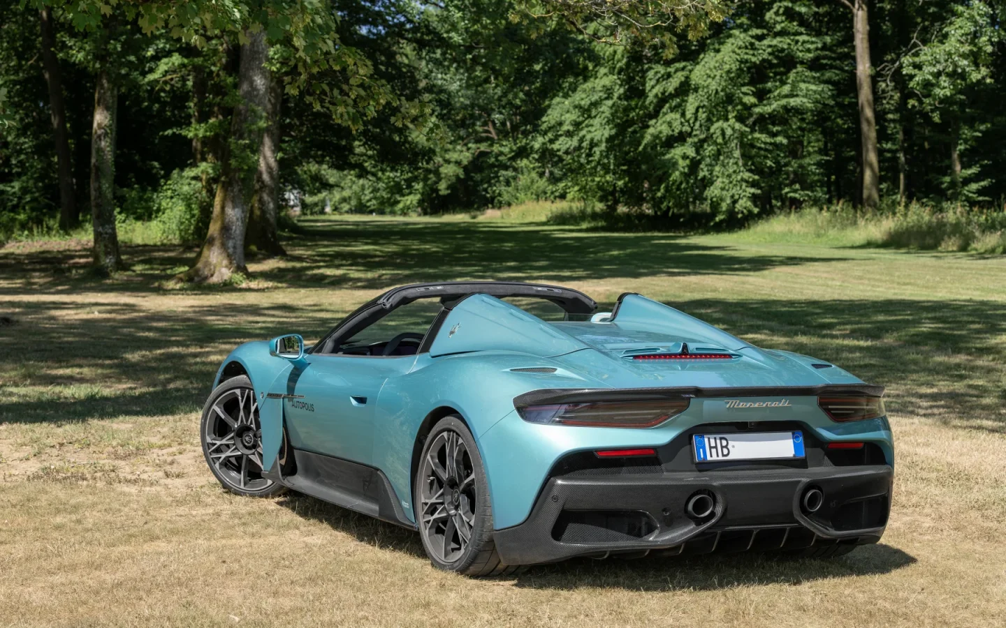 Maserati MCPURA Cielo vue de trois quarts avant ; configuration étrangère non contractuelle