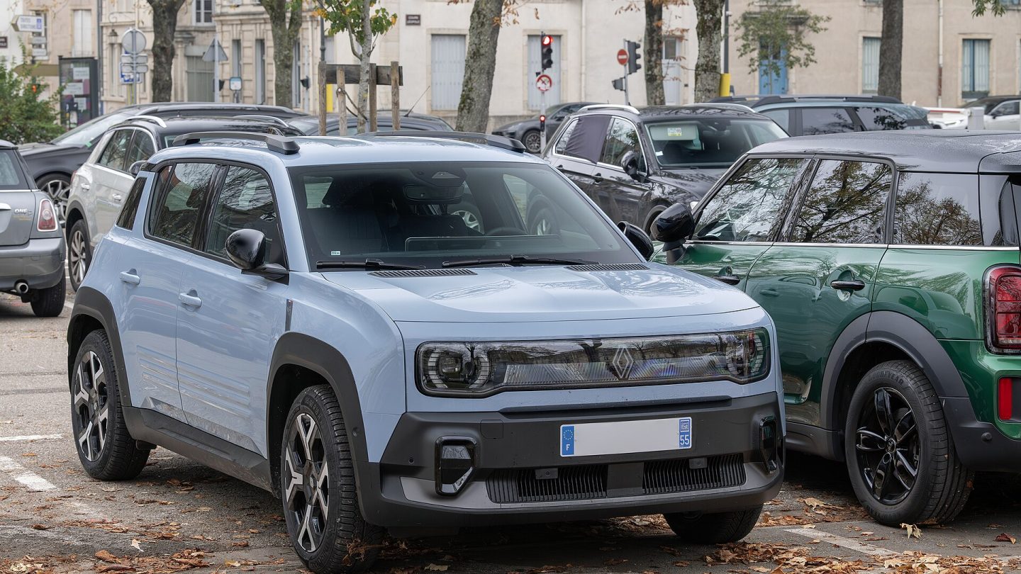 Renault 4 E-Tech — 2025
